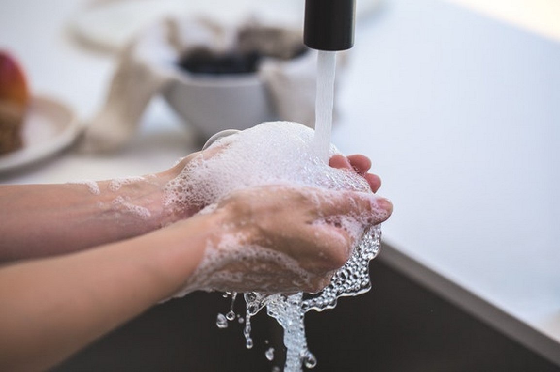 ¿Cómo lavarse las manos para evitar los contagios?